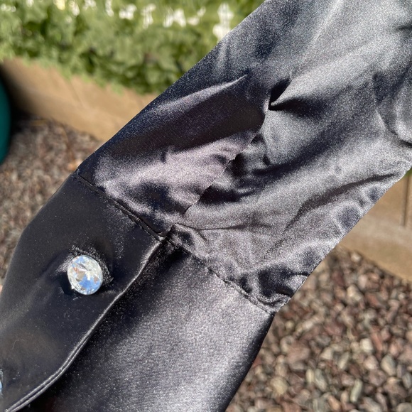 Black Shell - Picture 3 of 4